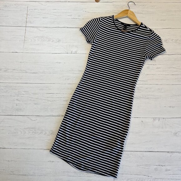 Forever 21 Dresses & Skirts - Forever 21 Dress Womens Size Small Black and White Striped Form Fitting Ribbed